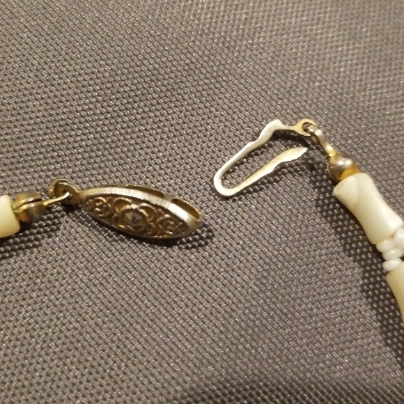 Puka Shell Seashell Layered Necklace - Picture 3 of 4